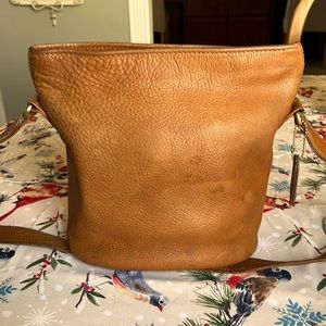 Vintage Coach 4907 Leather Sonoma bucket bag in tan.